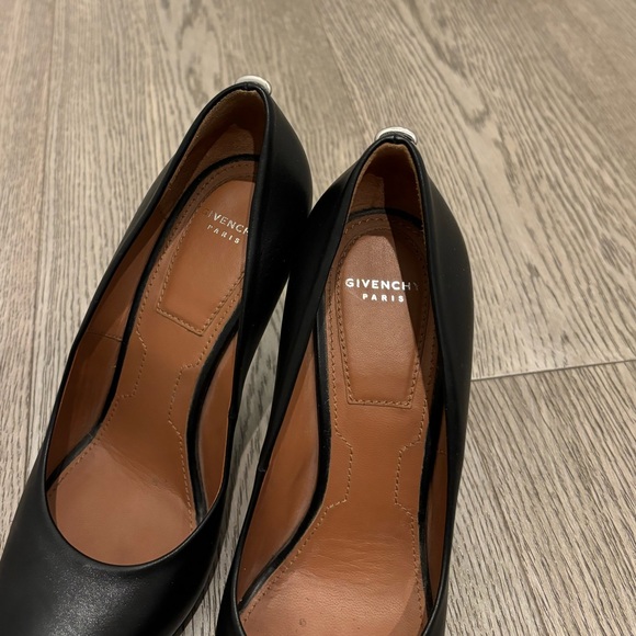 Givenchy - Black Leather & Silver Ring Pointed Toe Pump - Picture 2 of 7